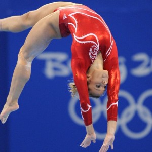 足彩网官网|NBA官方罕见盛赞东契奇统治级演出 达拉斯三巨头场均80.8分被誉历史级进攻组合